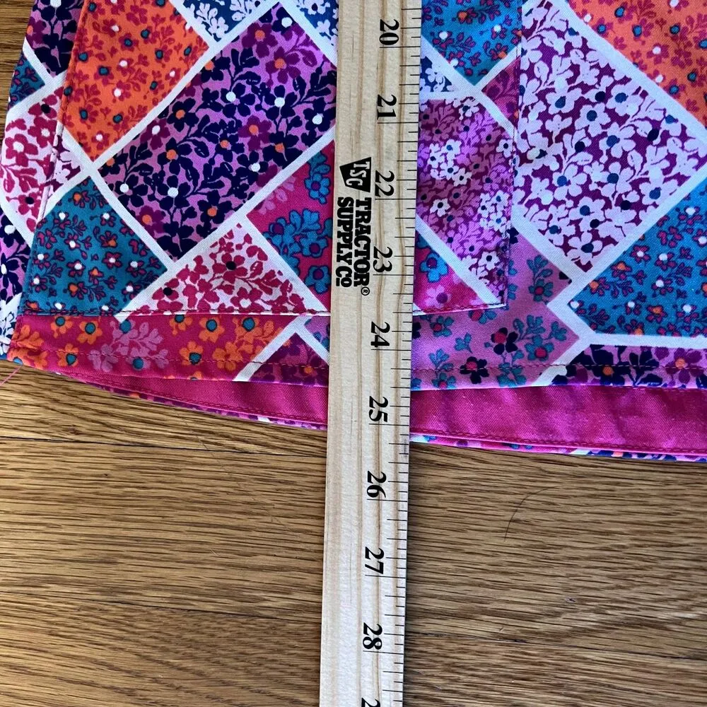 Vera Bradley Scrub Top Women’s Sz Small Pink Floral Patchwork Nursing Medical‎ - Image 5