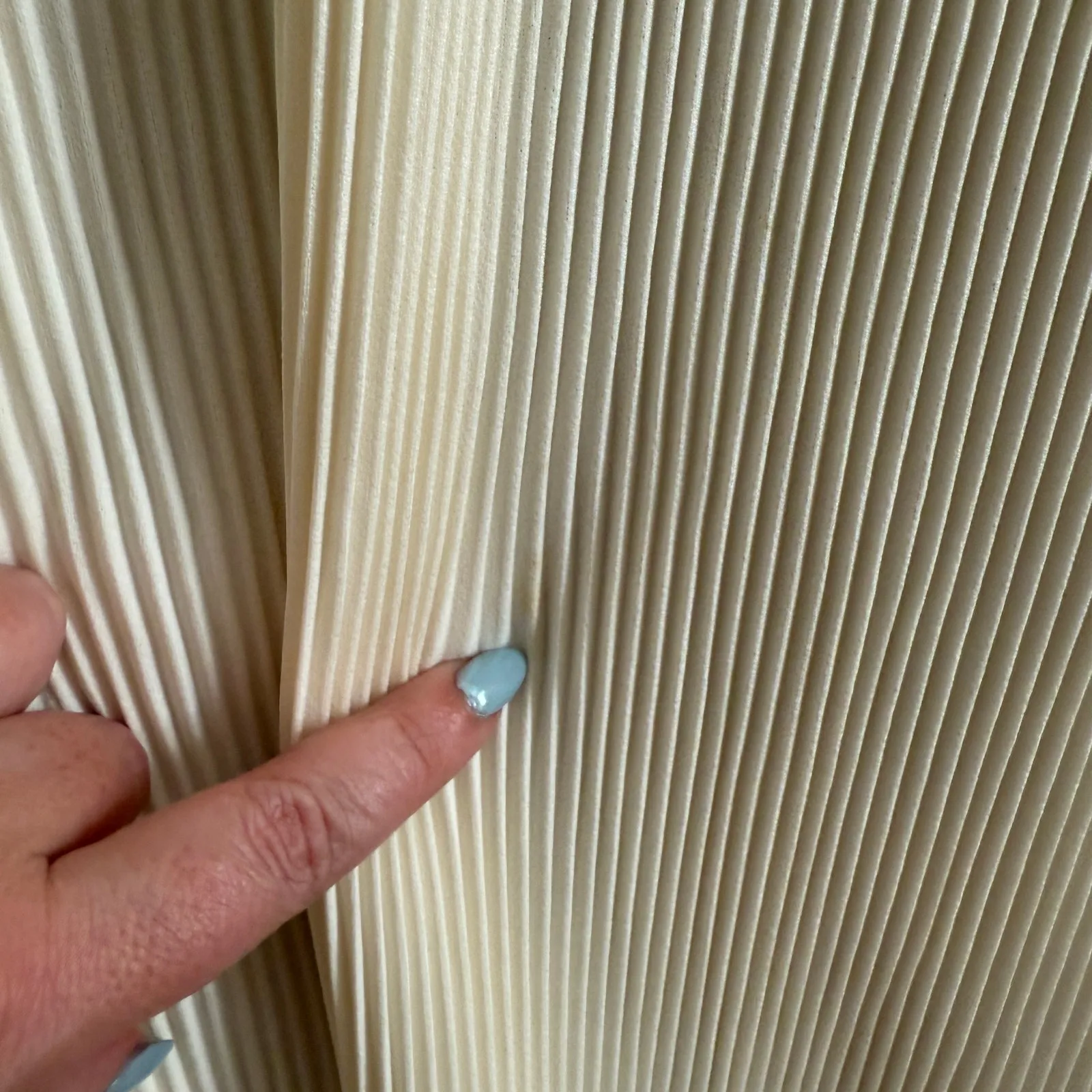 70s Vintage | Cream Pleated Lace Collar Blouson Sleeve Midi Dress | Medium - Image 4