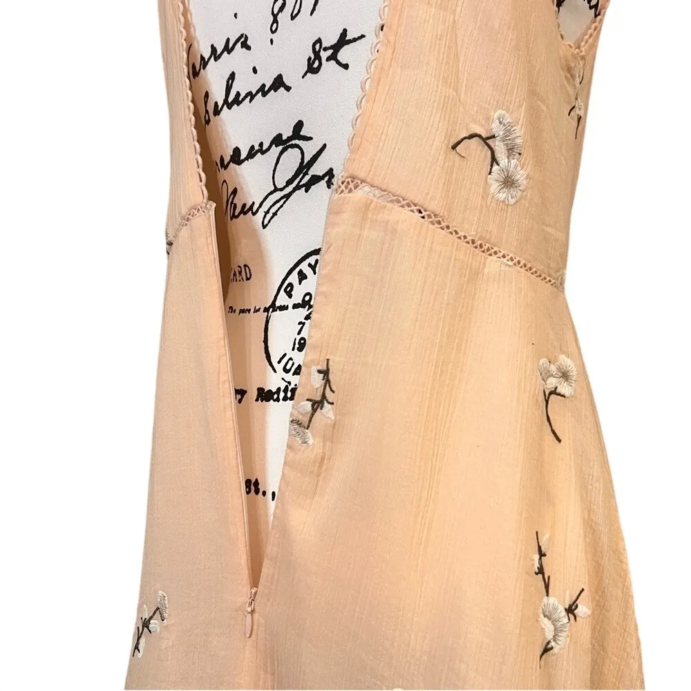 BB Dakota Haleigh Peach‎ Low Neck and Back Embroidered Midi Dress Women's Size 6 - Image 15