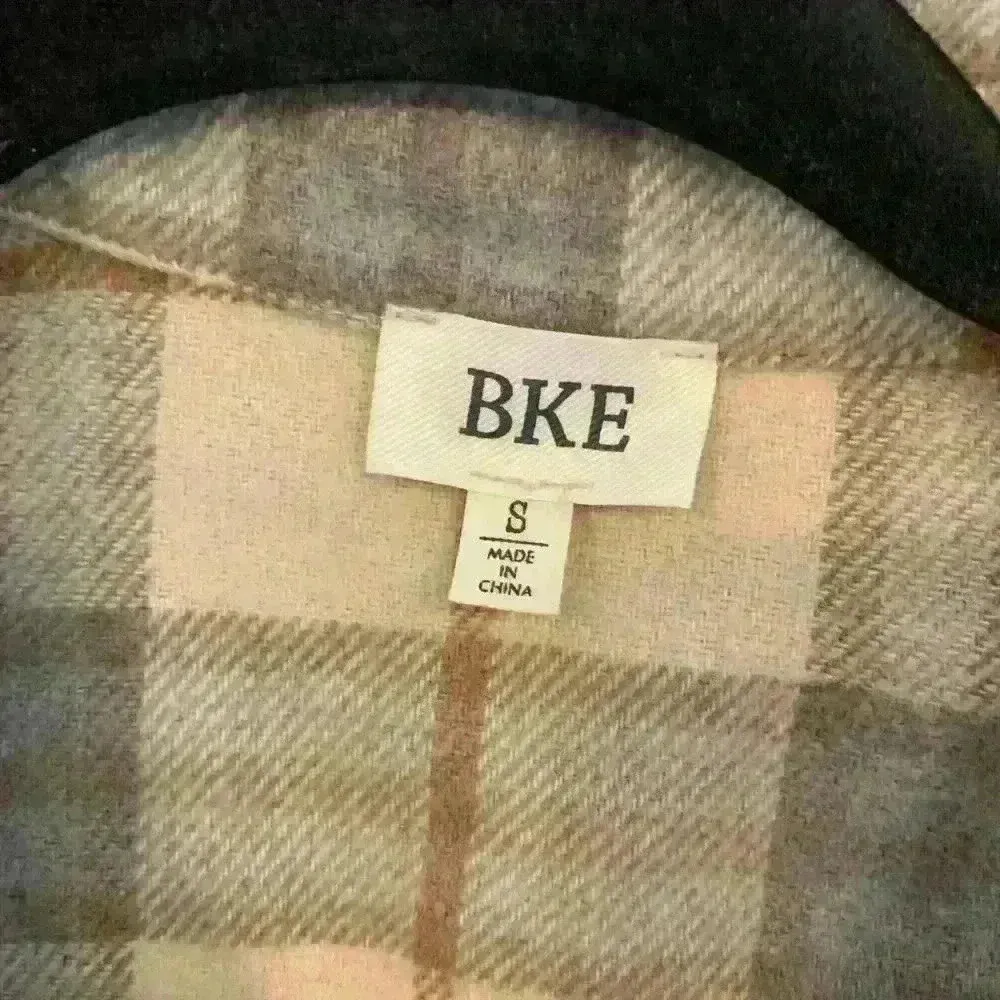 Buckle cream, tan and grey shacket size small - Image 4