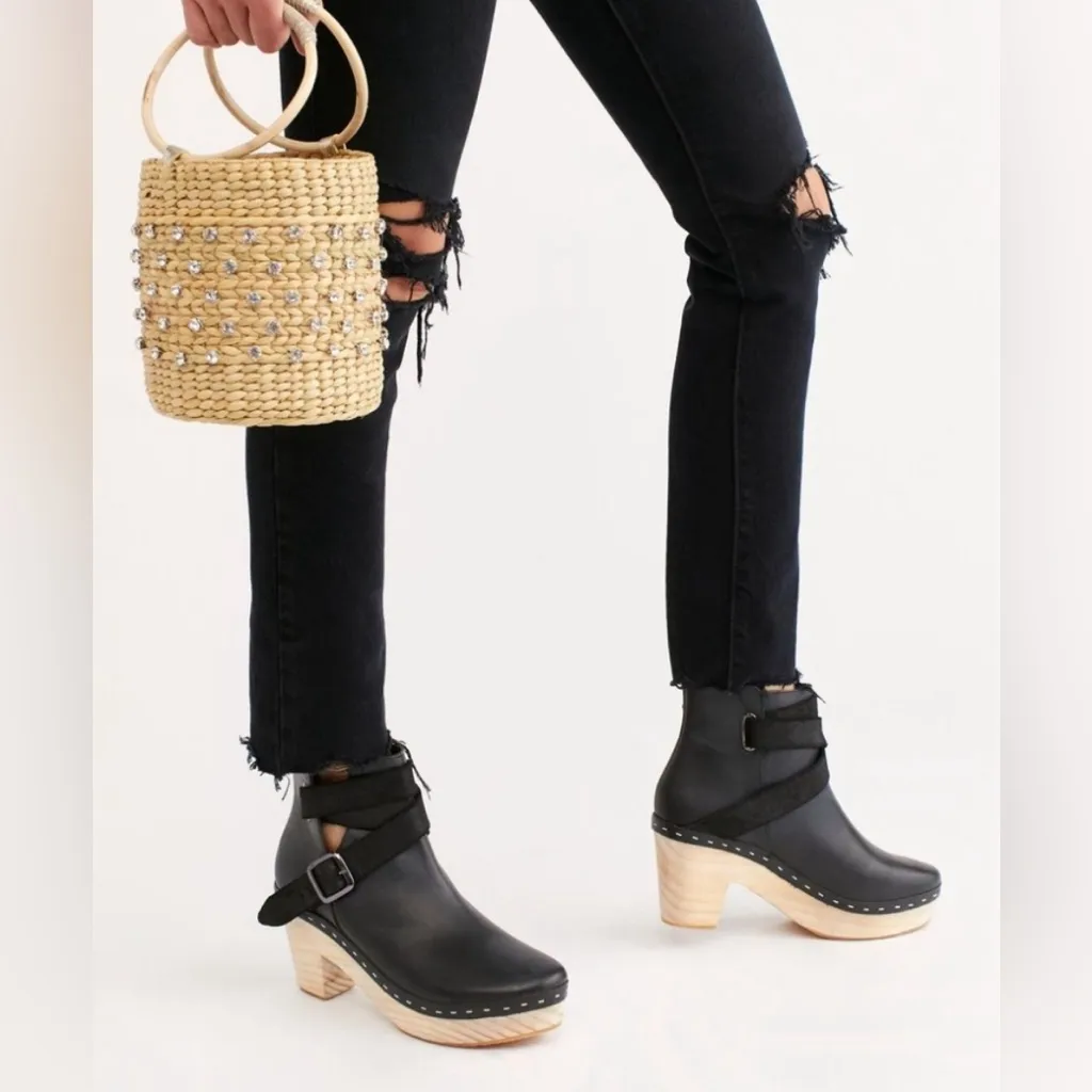 FREE PEOPLE Bungalow Clog Leather Booties Black Size 39 EU (8.5 US) - Image 3