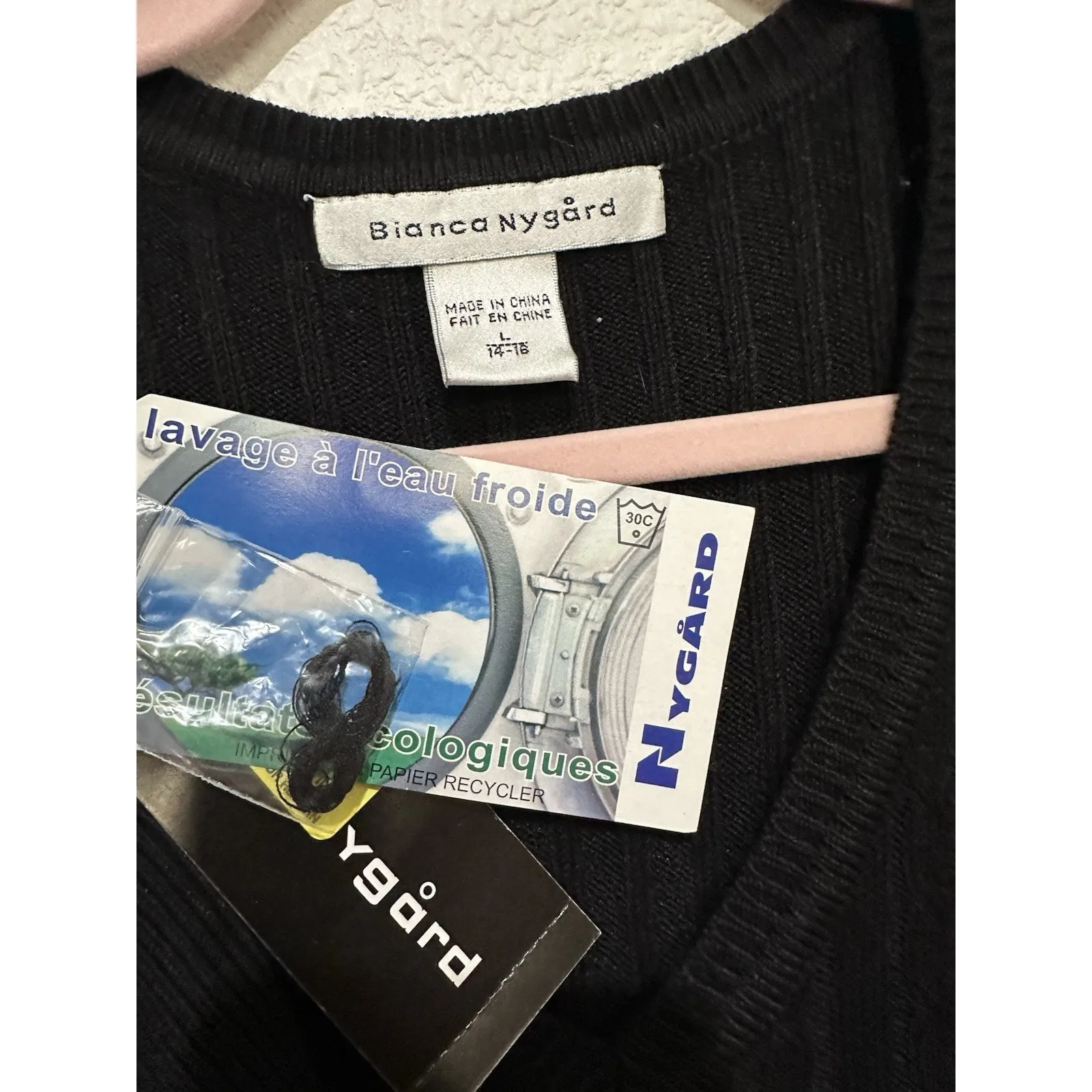 Bianca Nygard black V - Image 3