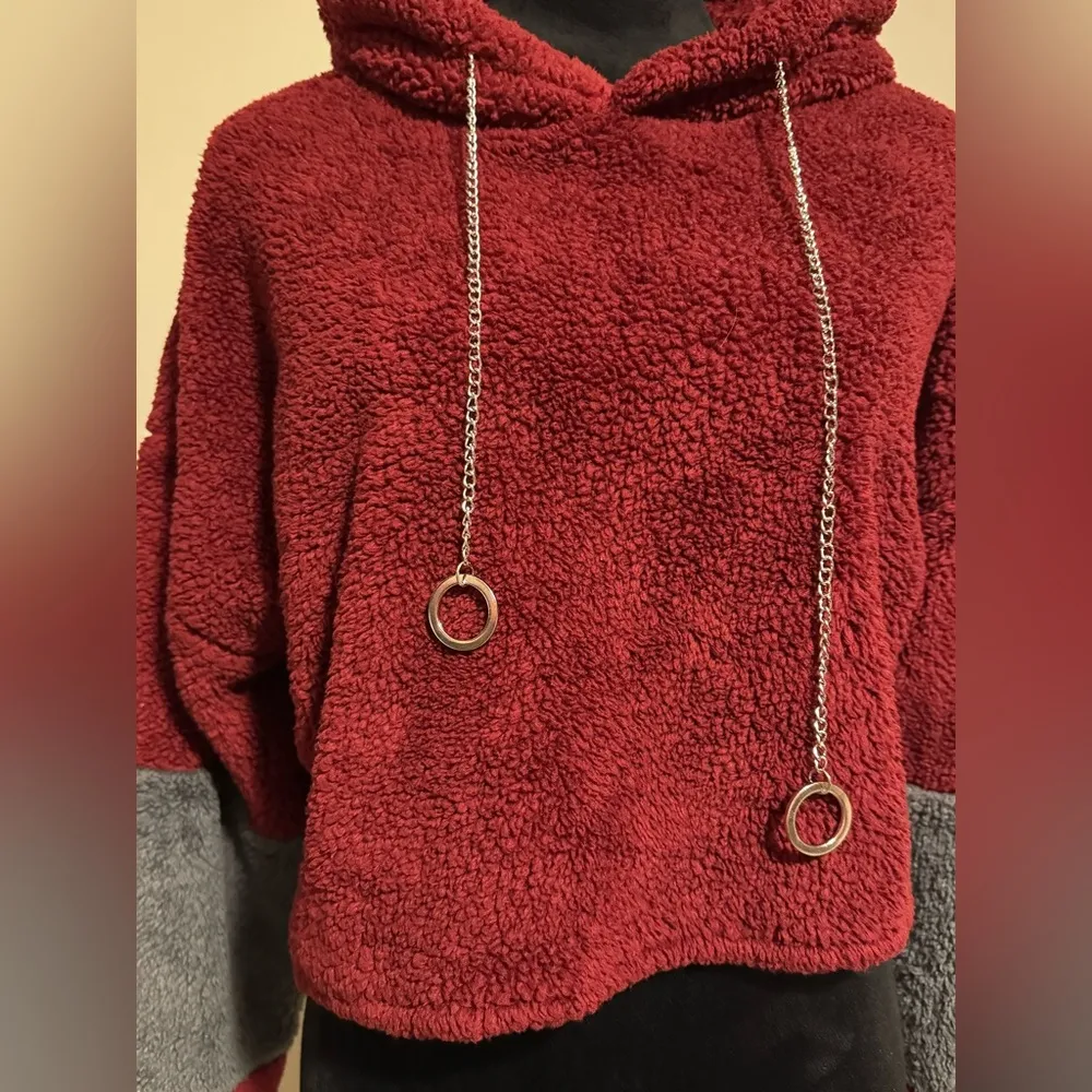 NWOT Hello Miss Red and Gray Pullover Cropped Hoodie size medium - Image 2