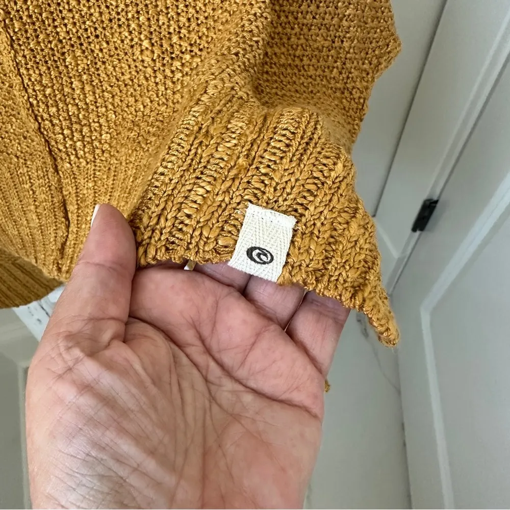 Rip Curl Mustard Crew Neck Sweater with Ribbed Texture Size Small - Image 7