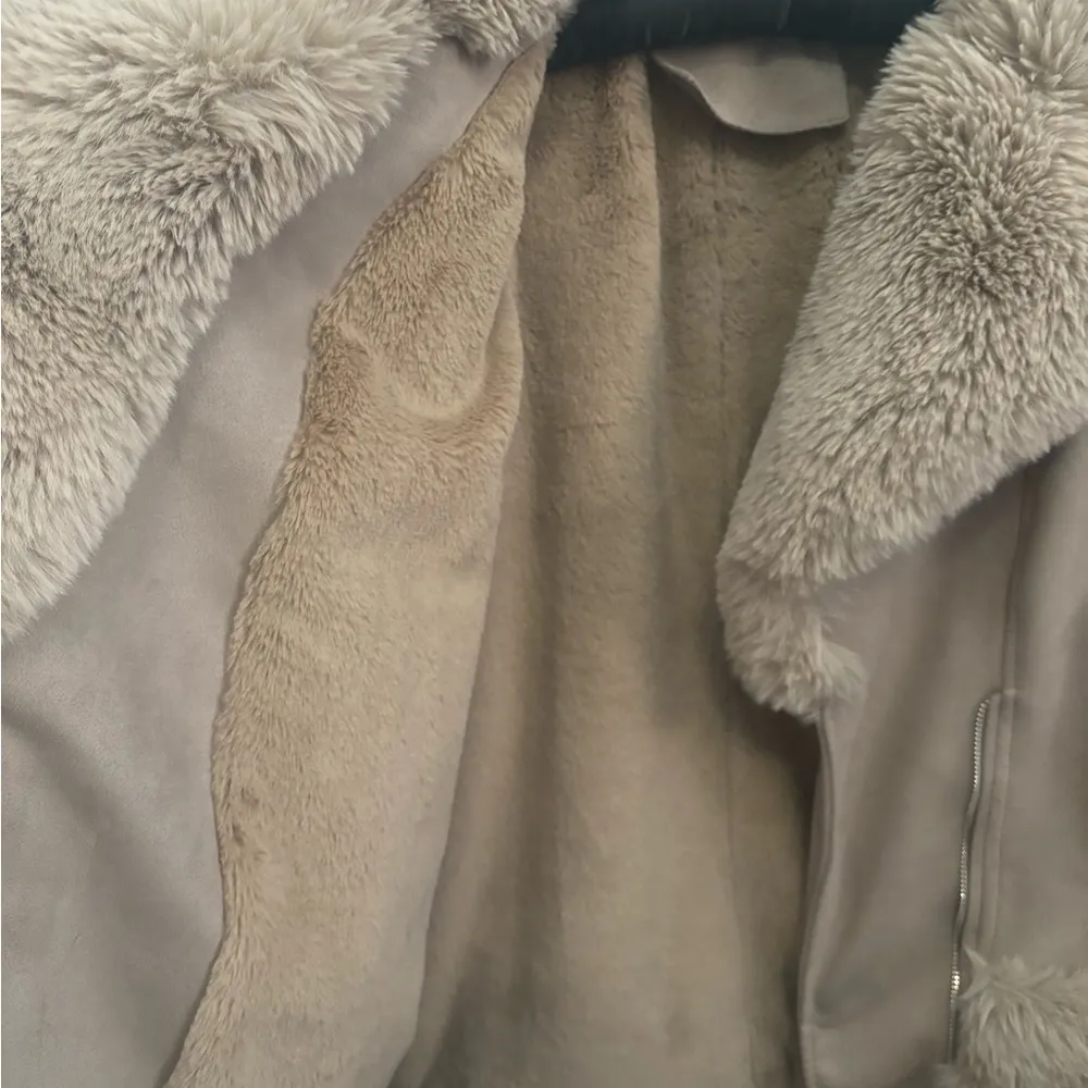 Giolshon Women's Faux Suede Leather Faux Fur Coat with Faux Fur Collar with belt Gray Size XL - Image 4