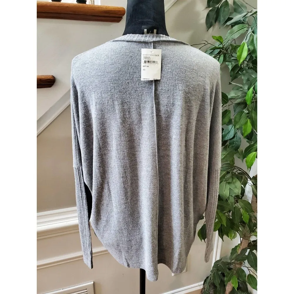 H By Bordeaux Women's Gray Polyester Long Sleeve V-Neck Pullover Knit Sweater XS - Image 6