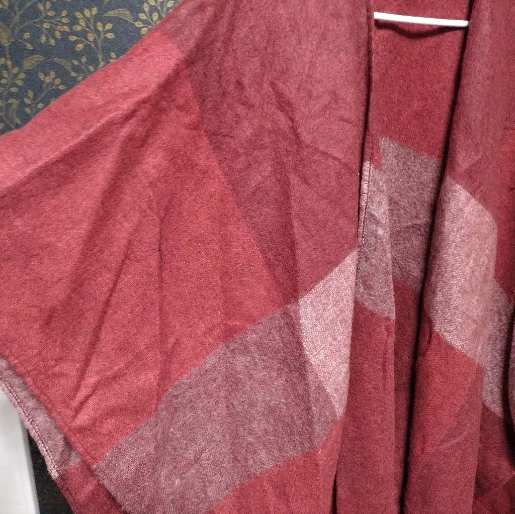 Woolrich Deep Red Shawl with Fringe - Image 2