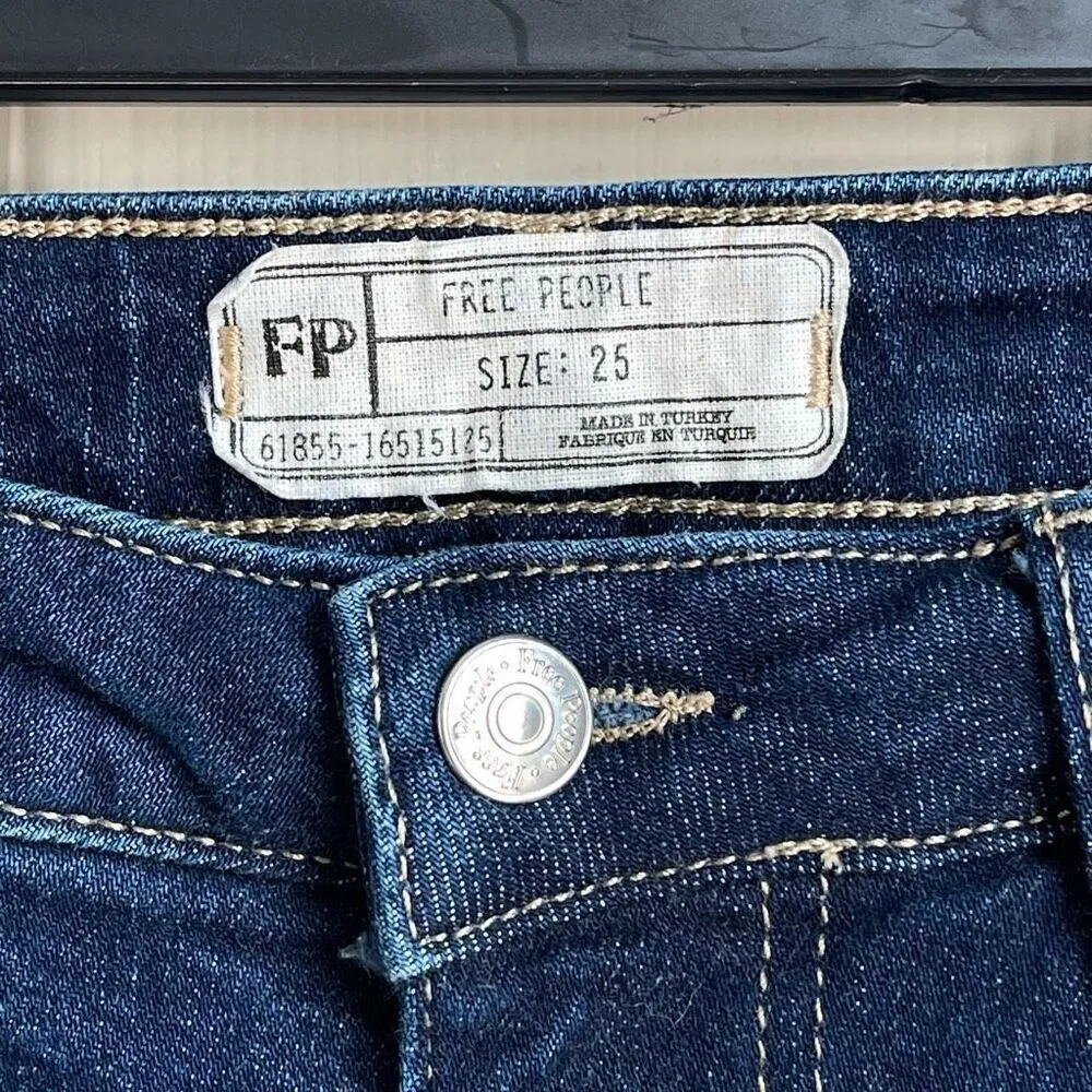 Free People High Rise Clean Girlfriend Raw Hem Crop Jeans (Dark Wash) - 25 - Image 7