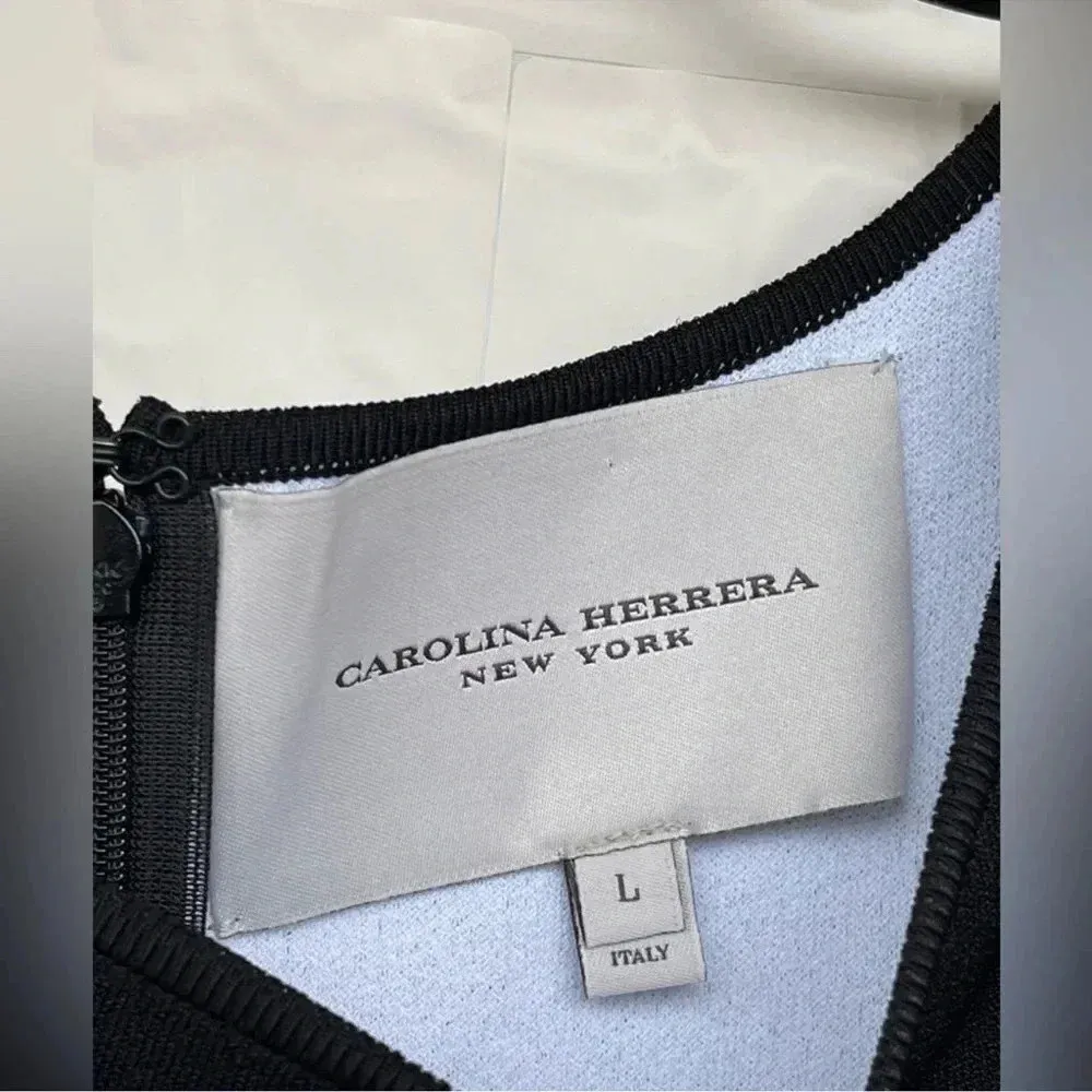 CAROLINA HERRERA Striped Cap-sleeve
Pleated Dress size large - Image 9