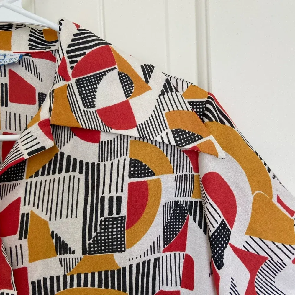 Vintage women’s patterned‎ button down shirt — XL Red - Image 3