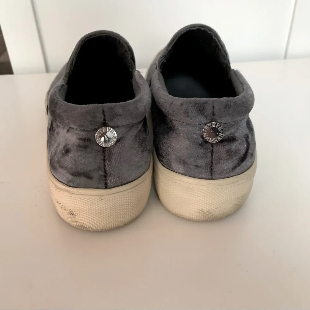 Steve Madden Gema gray crushed velvet slip on platform sneakers Size 7 - Image 7