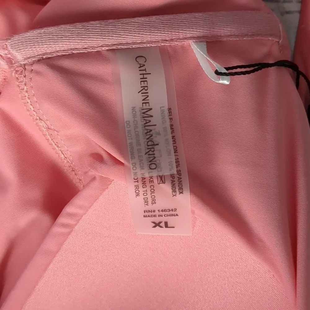 Catherine malandrino 1PC criss cross scoop w/ ruching flamingo pink swim XL - Image 6