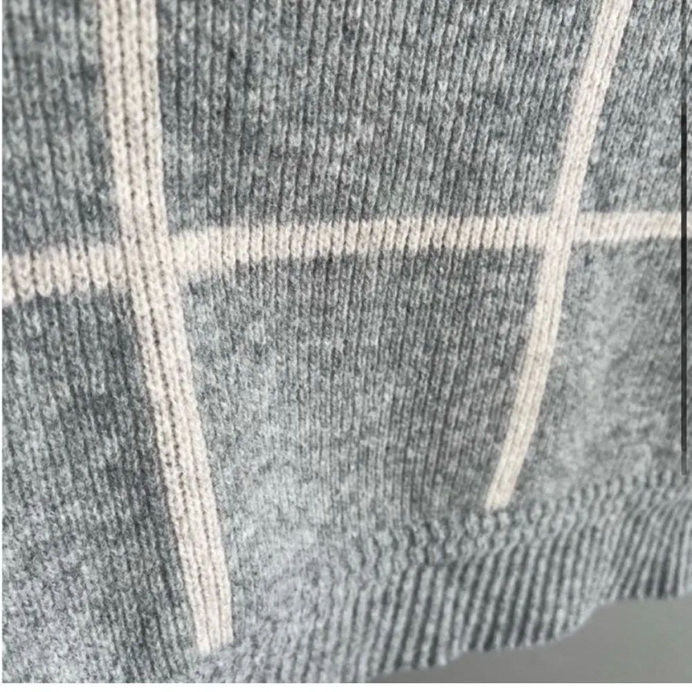 Pendleton Lambs Wool Sweater XL Grey and Cream Plaid - Image 3