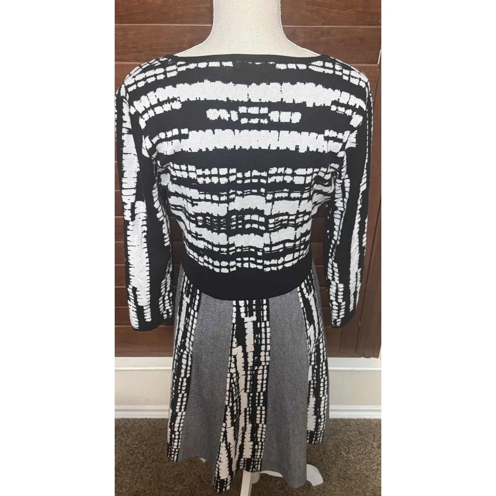 Spense sweater dress Fit & Flare knit knee length black & white sz L career Size L - Image 4