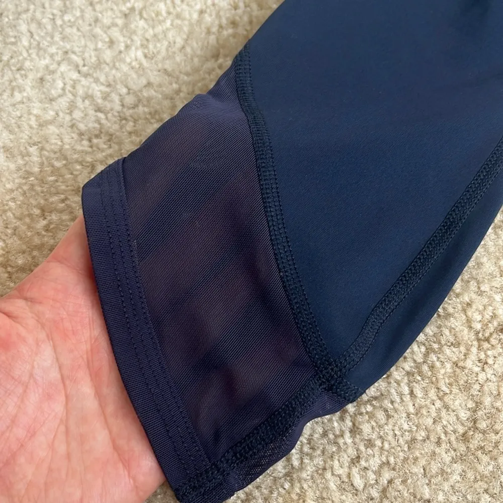 Like New Athleta Aura Sonar Capri Cropped Mesh Leggings Navy Blue XS Petite XSP - Image 6