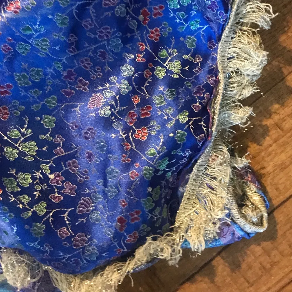 6x5 ft Silk embossed periwinkle Persian body wrap - Image 7