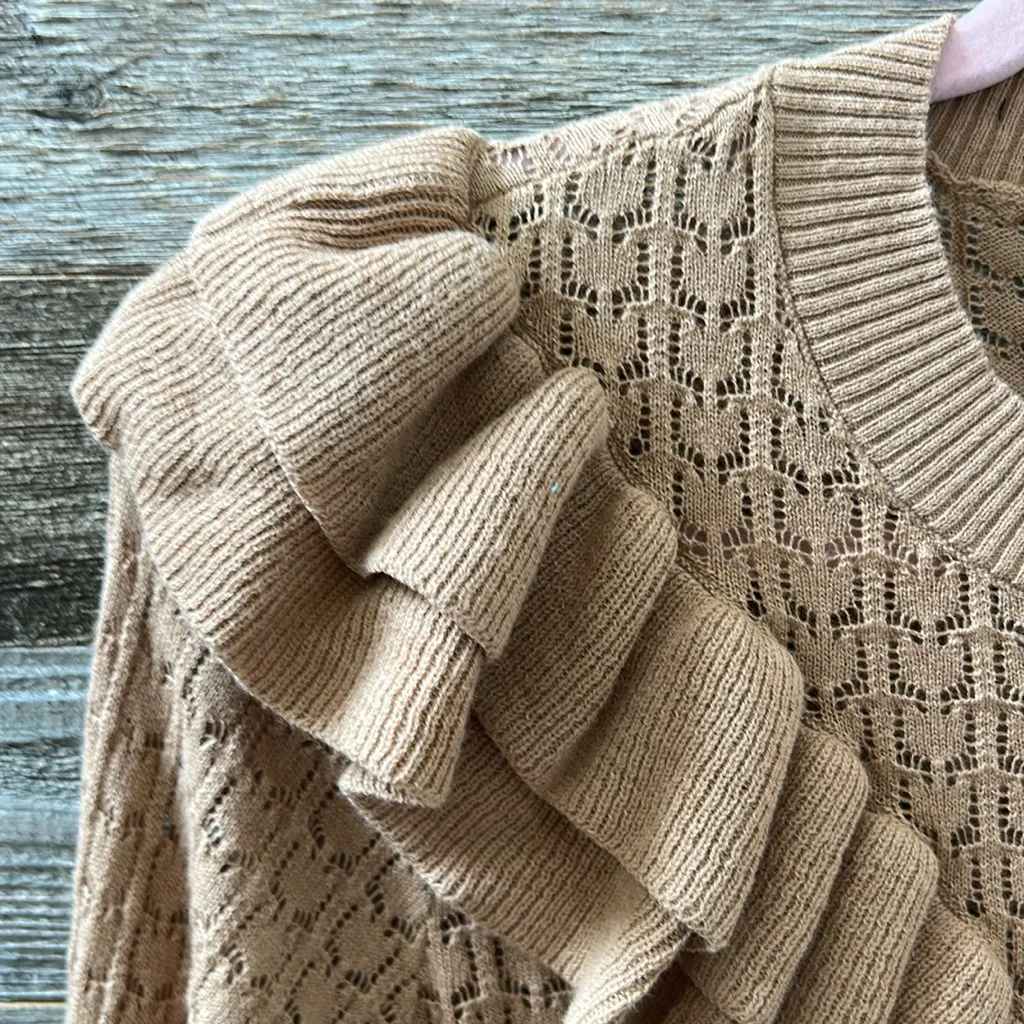 Rachel Parcell NWT  Pointelle Ruffle Sweater Beige Tan Size Small - Image 5