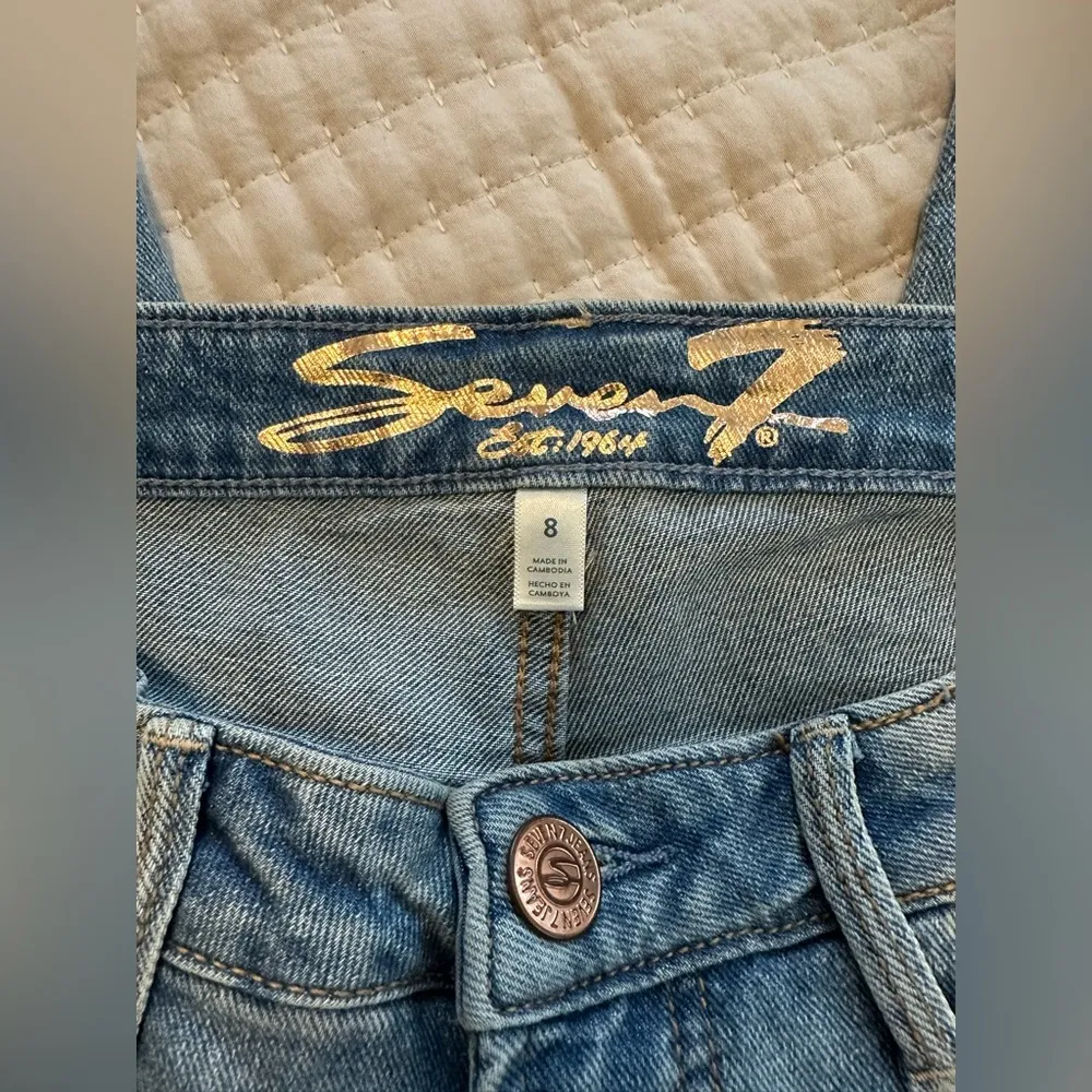 Seven 7 distressed denim jeans Size 8 inseam 25 inches New with sticker - Image 7