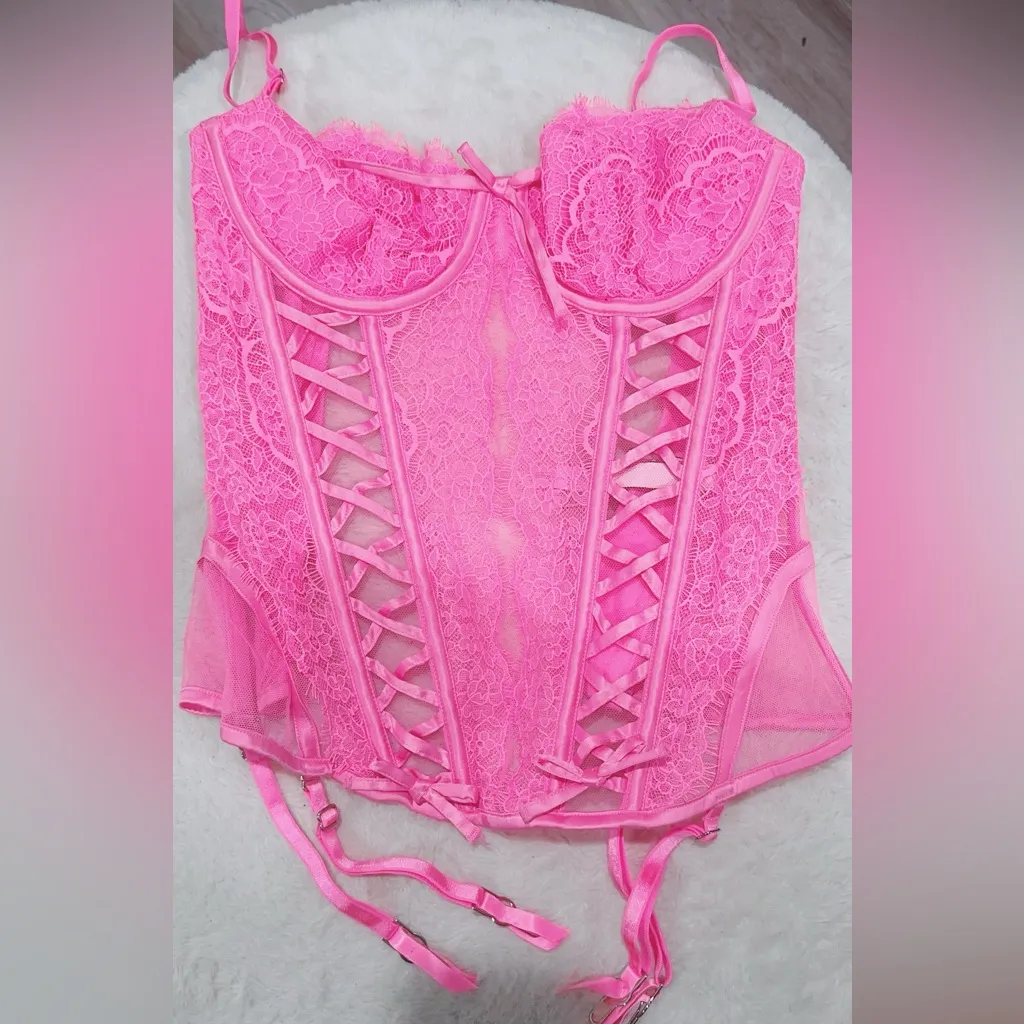 Victoria secret wicked lace up corset top w/garters SIZE small baby pink - Image 2