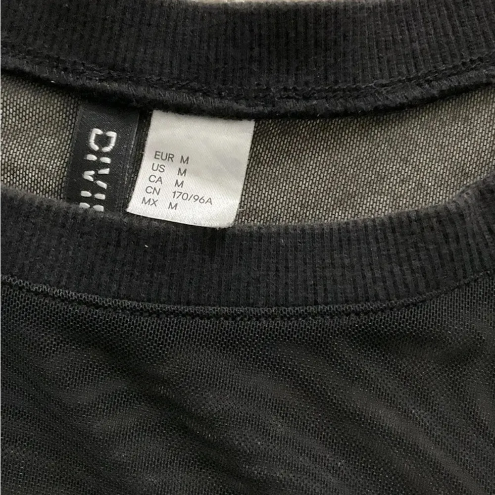 H&M Divided Black Longsleeve Crop Top Size M Medium #B2 - Image 6