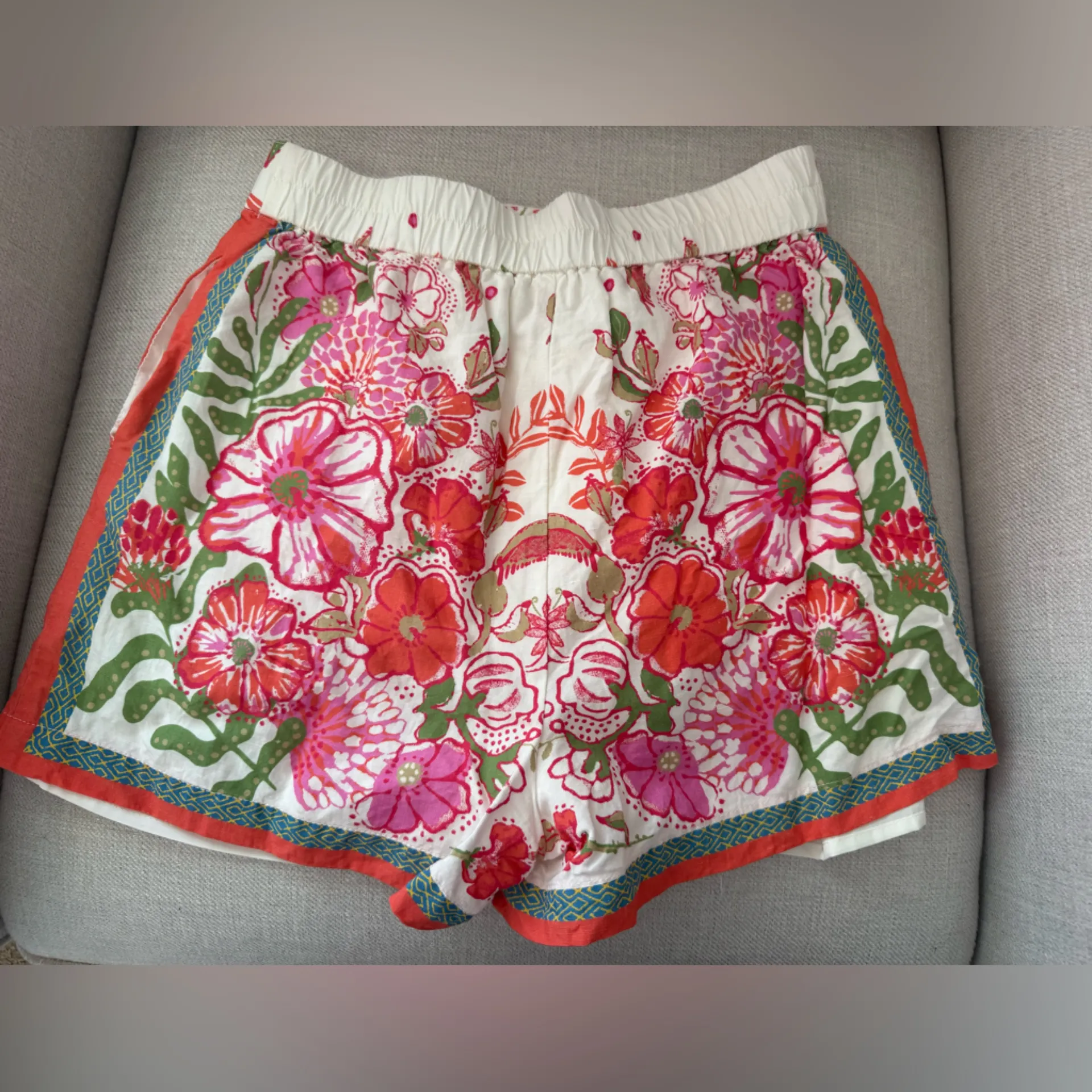 Skies Are Blue Magenta Multi Floral Linen Blend Shorts Small - Image 4
