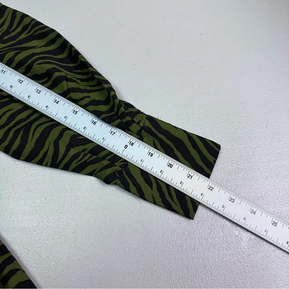 Moon River Green Long Sleeve Gown with V-neck - Image 8