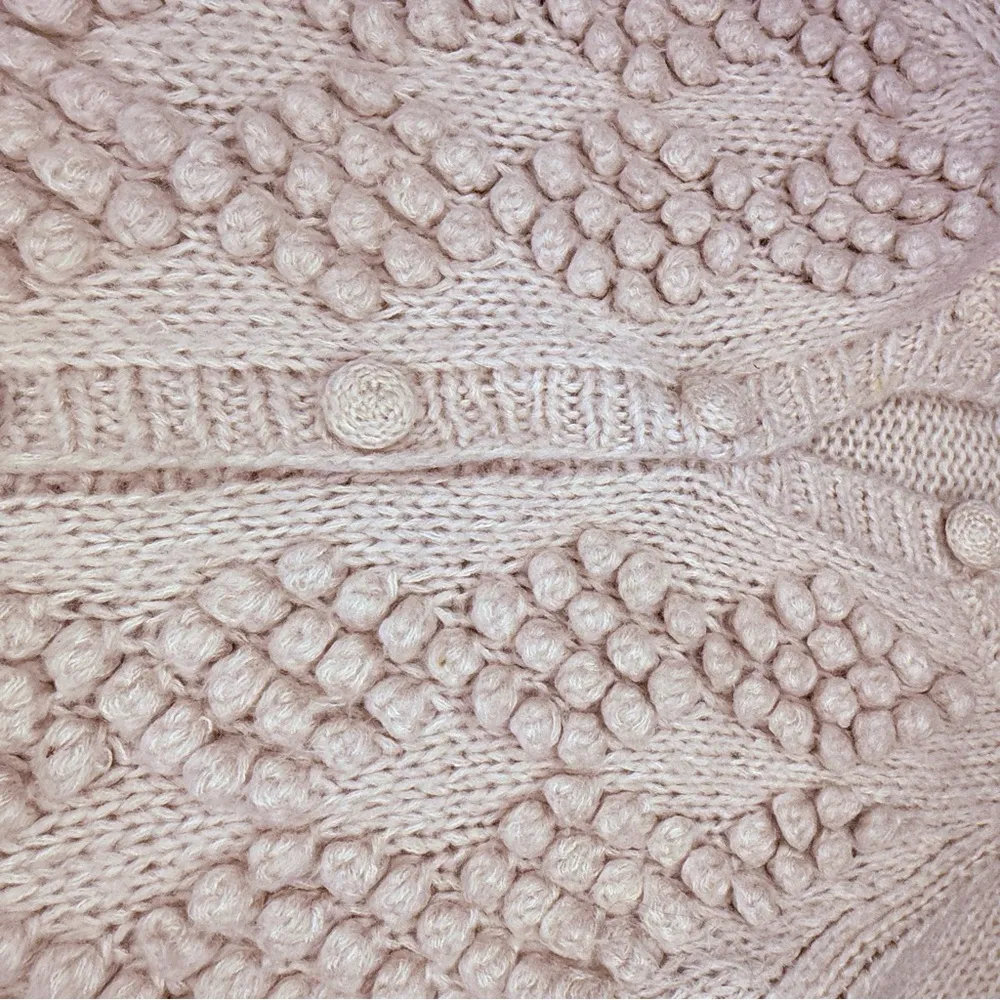 Long sleeve H&M puff knit knot cartigan button front long sleeve sweater shirt m - Image 4