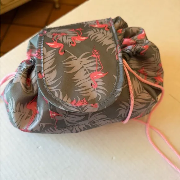 Large traveling cosmetics bag Pink - Image 2