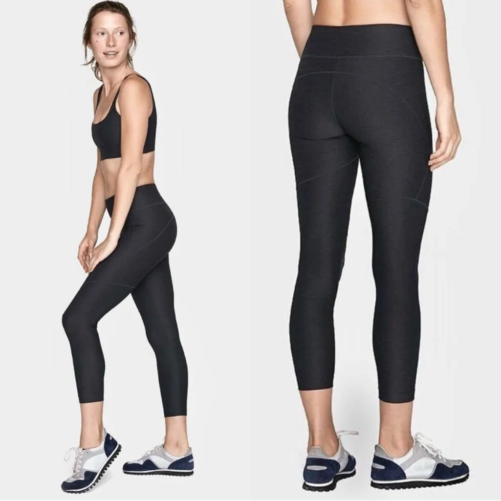 OUTDOOR VOICES Warmup 3/4 Length Leggings in Charcoal Gray Size M - Image 2