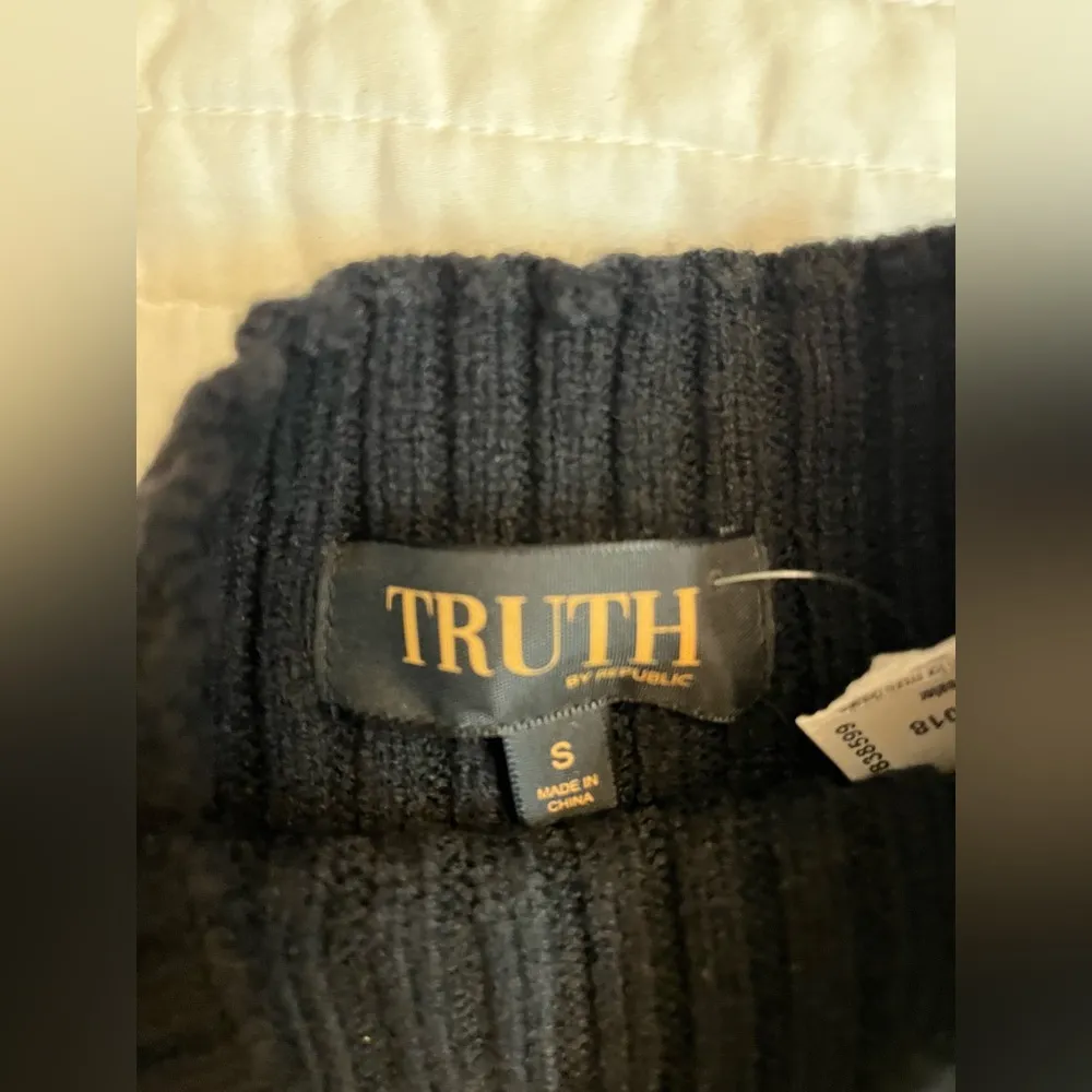 NWT Truth by Republic ribbed cropped mock neck sweater Black - Image 2