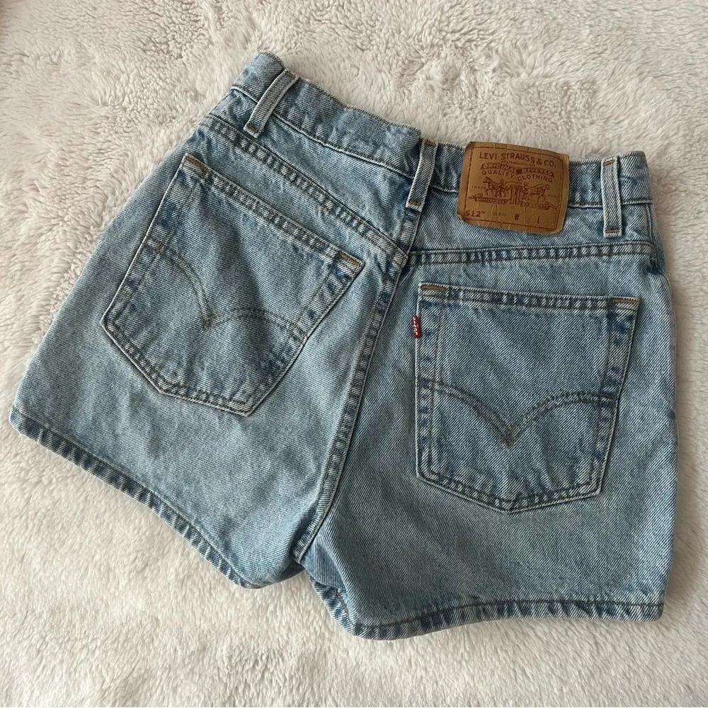 VINTAGE Levi’s 512 Slim Mom Shorts 90s Custom Floral, hand painted - Image 4