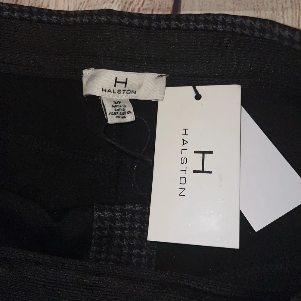 H by Halston houndstooth pants. Size S - Image 5