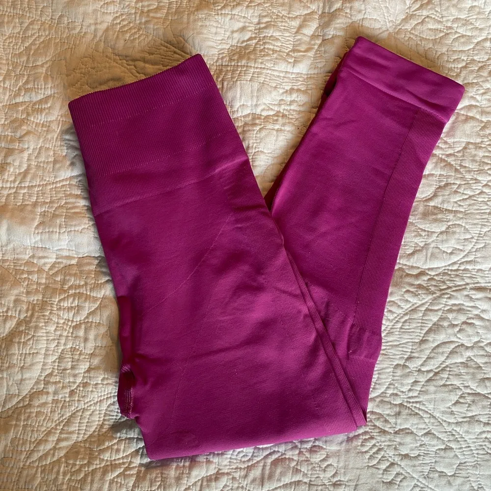 • Lululemon • Workout Leggings - Image 2