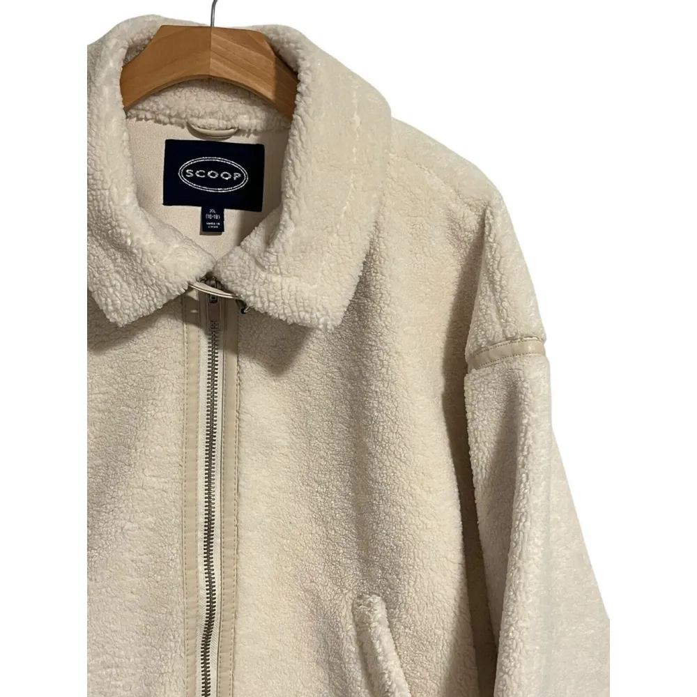 Scoop Fleece Jacket Womens XL Full Zip White Coat Buckle Accents Collared NWT - Image 3
