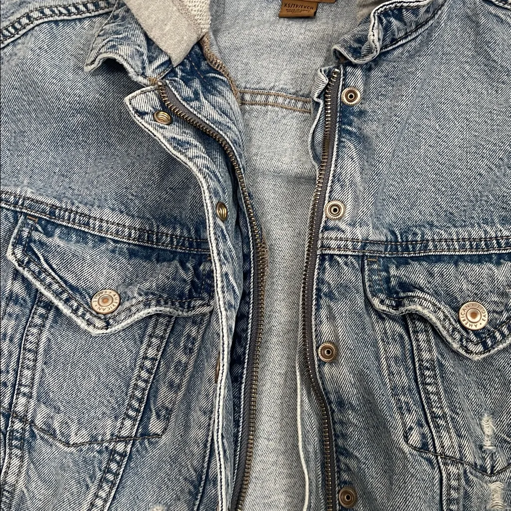 American Eagle Outfitters Denim Jacket with Gray Hood - Image 5