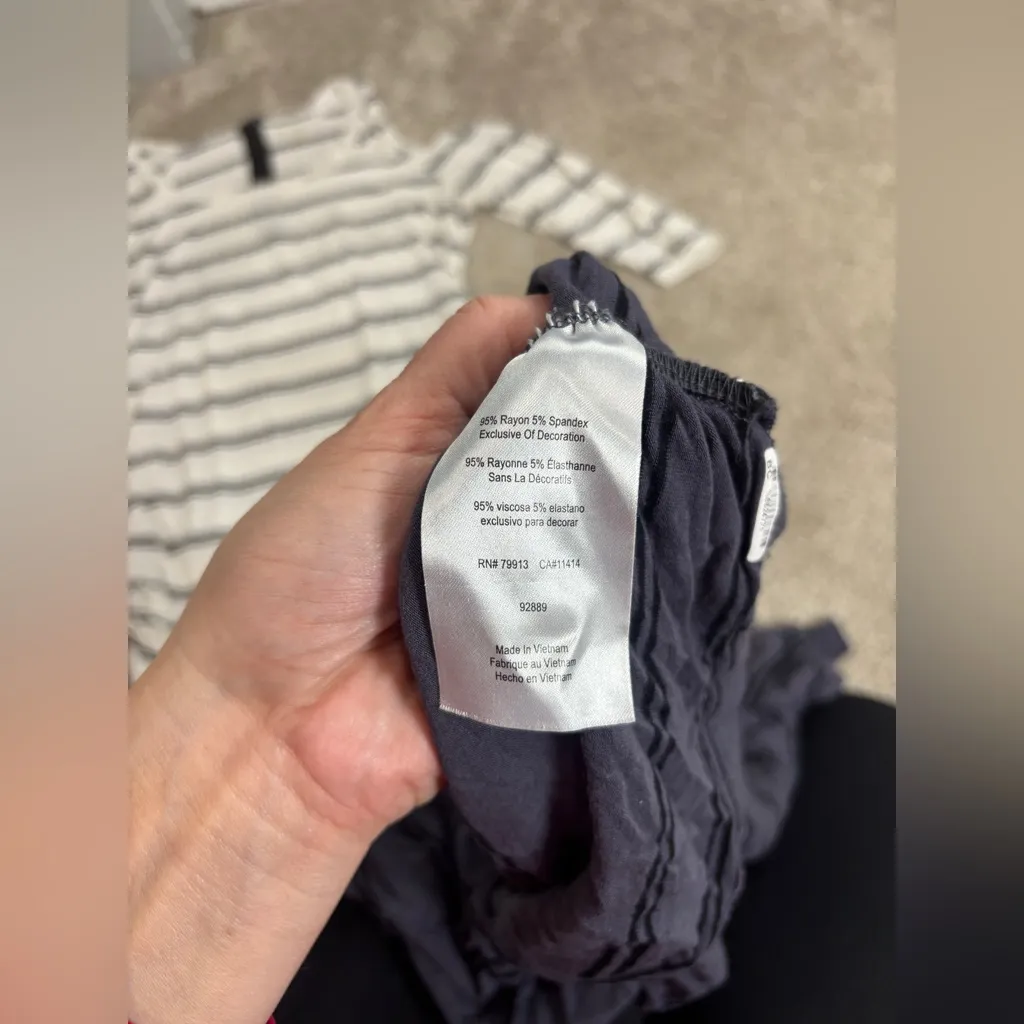 Lot of Maternity Large Jessica Simpson striped cold shoulder shirts - Image 4