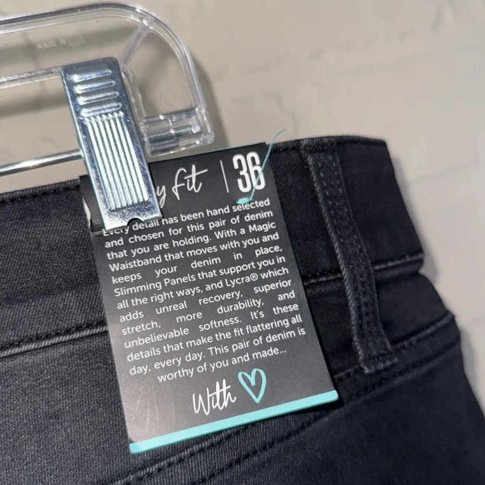 Lularoe Distressed Jeans black stretch denim size 36 NEW - Image 5