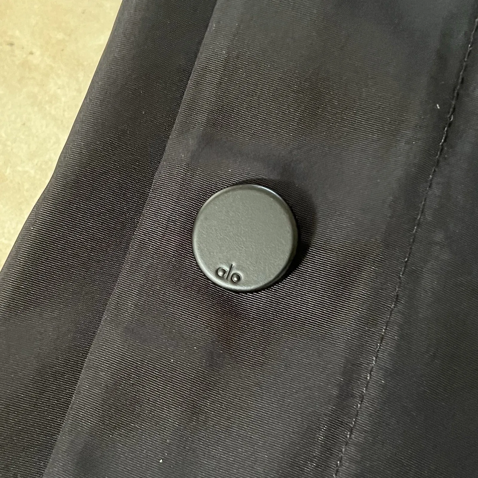 ALO Yoga Courtside Tearaway Side Snap Button Pant Women’s Size XS Triple Black - Image 5