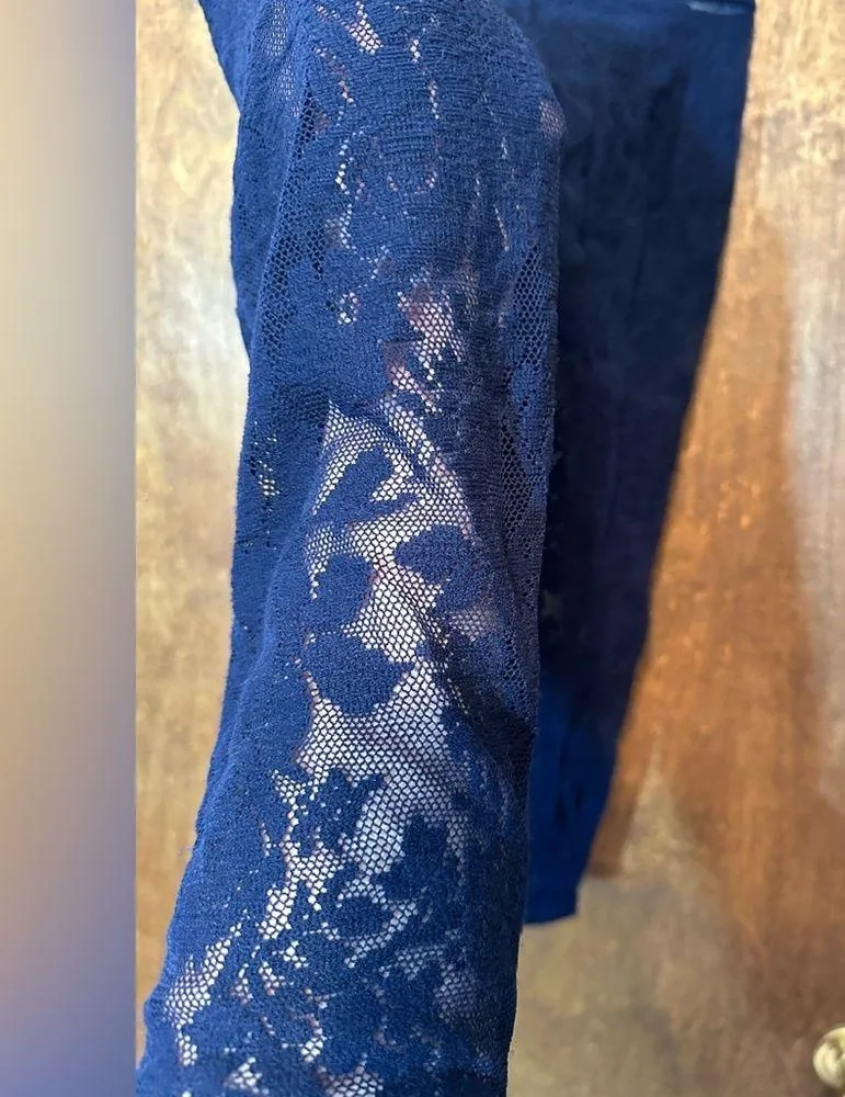 Abercrombie And Fitch (M) Y2K crop/capri leggings floral lace in navy, stretchy - Image 4