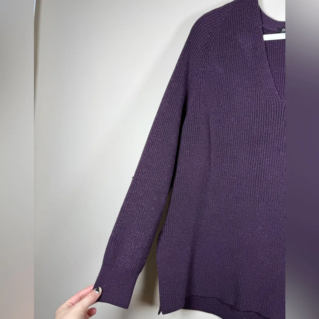 Athleta Switchback Pullover Sweater V-Neck Plum Merino Wool Blend Sz L - Image 5