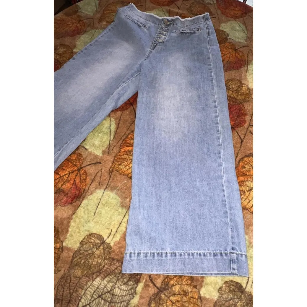 Gianni Bini Catie Light Wash Button Fly Wide Leg Jeans Size S Cropped Frayed Hem - Image 4
