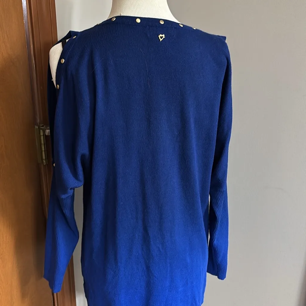 Blue V-Neck Sweater with Stud Accents - Image 5