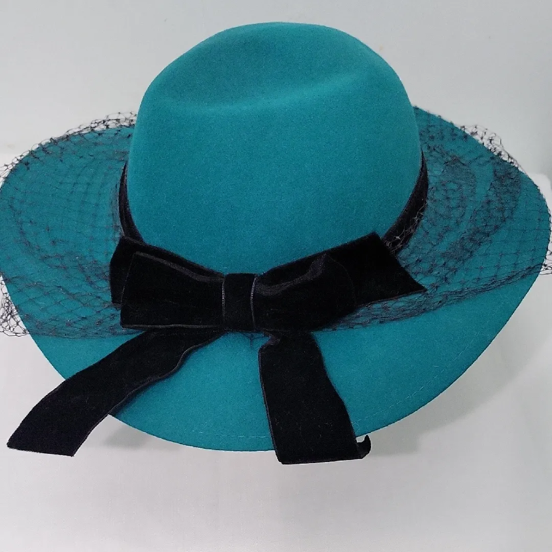 Vintage 80's Liz Claiborne Hat Wool Made In Usa with Black Netting and Bow - Image 4