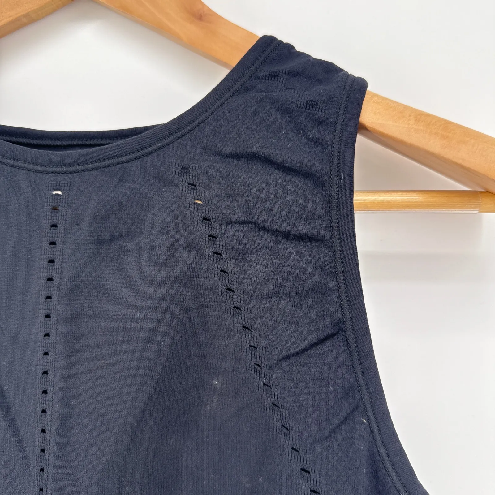 Athleta Black Split Back Perforated Tank Top Sleeveless Workout Activewear Small - Image 2