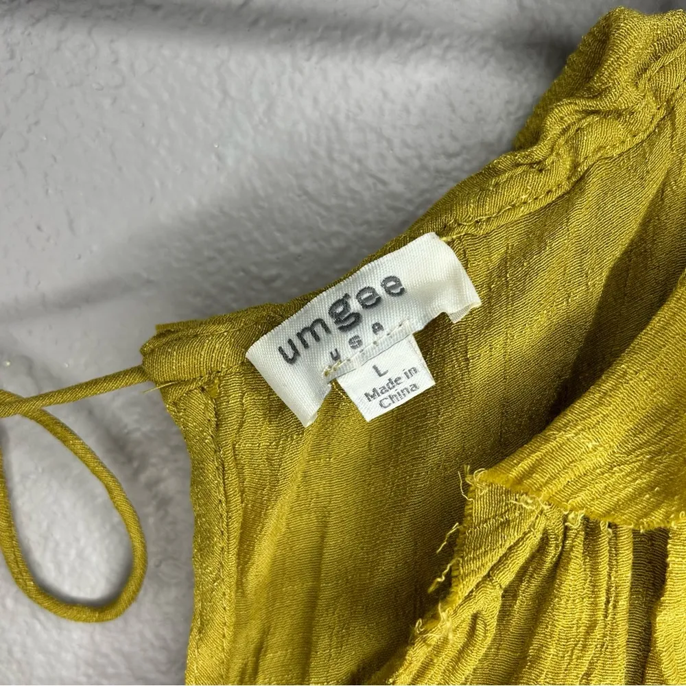 Umgee mustard yellow cold shoulder ruffle sleeve top size large - Image 4