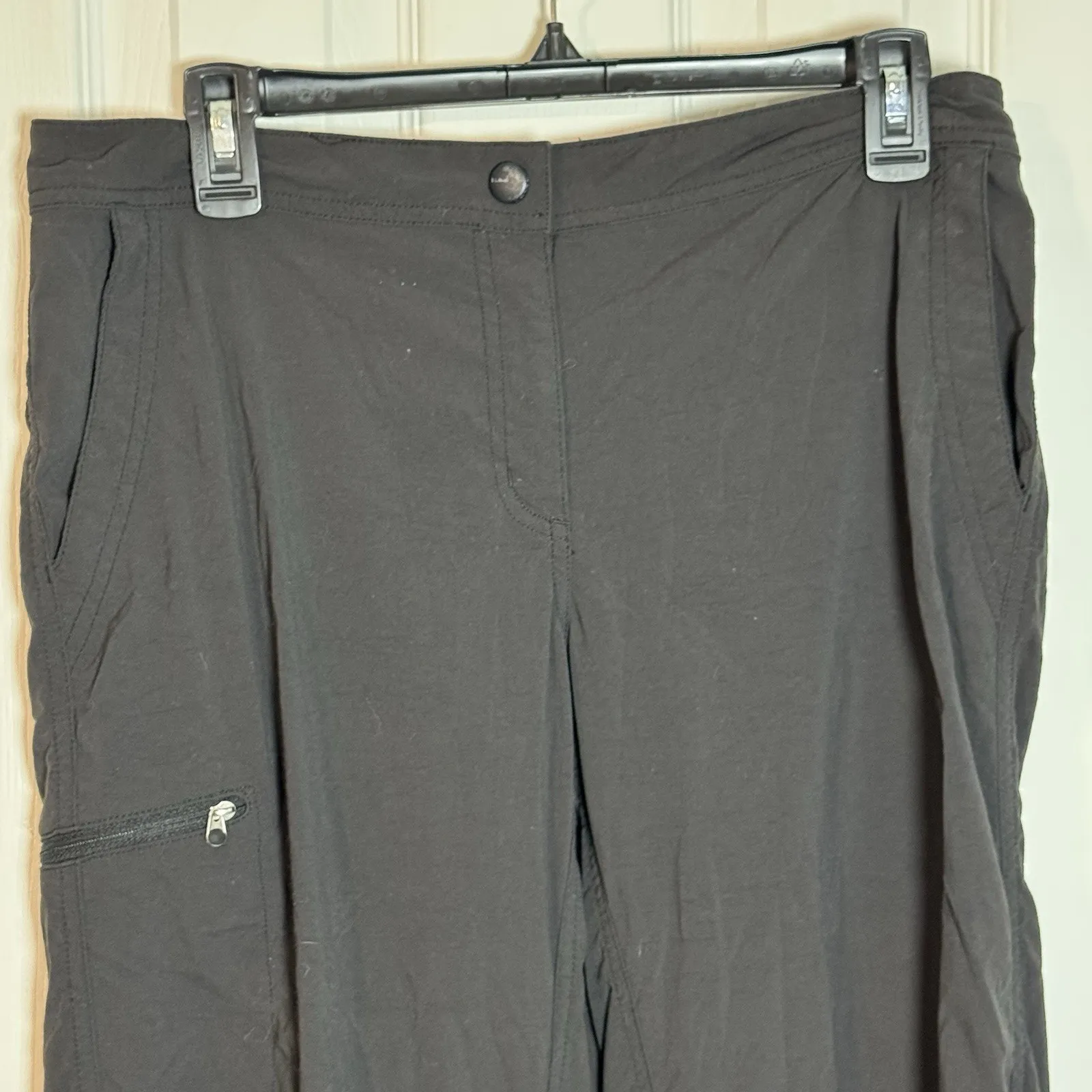 LL Bean Women’s Black Capris, Zip Side And Back Pockets, Nylon/Spandex, Size 10 - Image 3