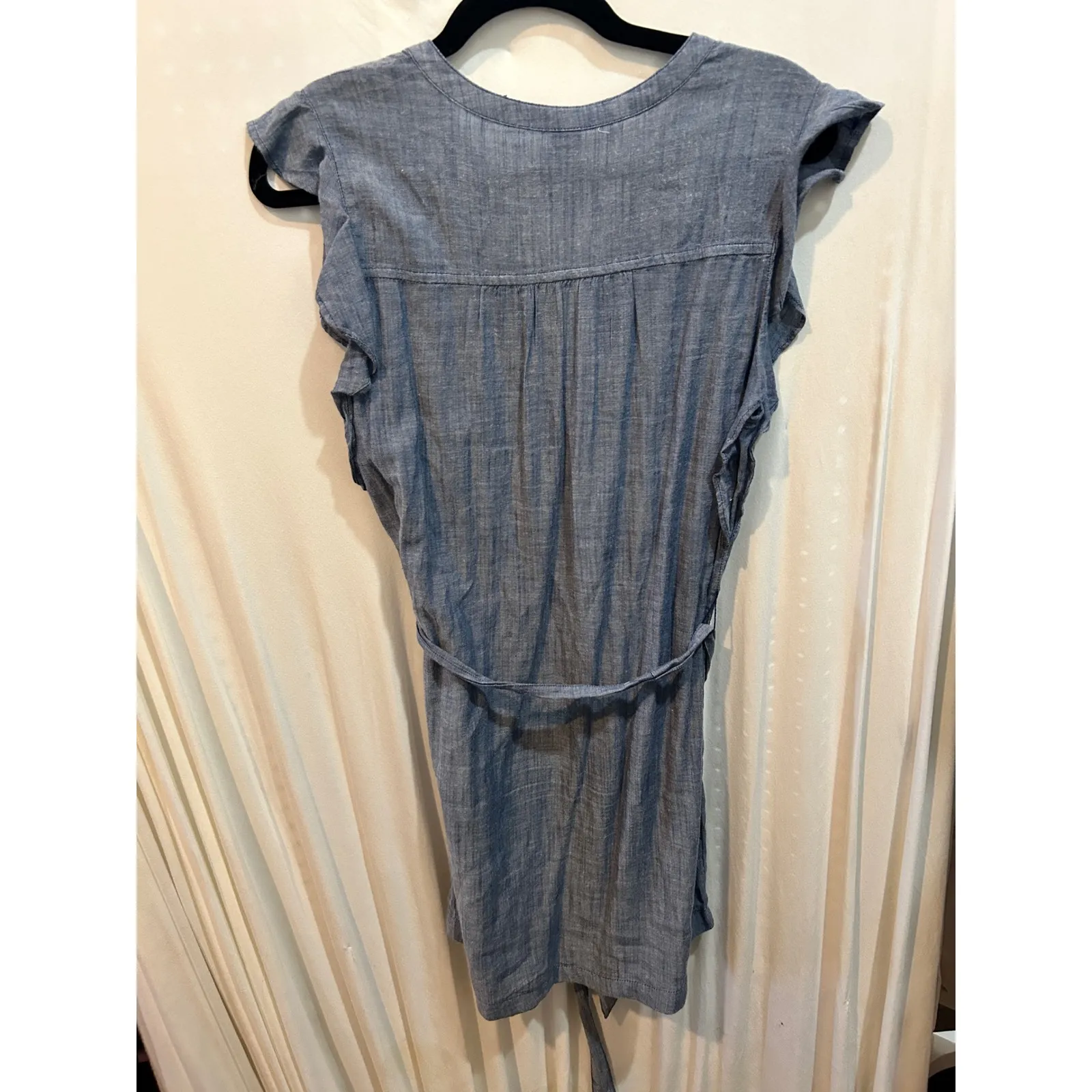 Old Navy Chambray Dress Women's Small Flutter Sleeve‎ Tie Waist V Neck Casual - Image 4
