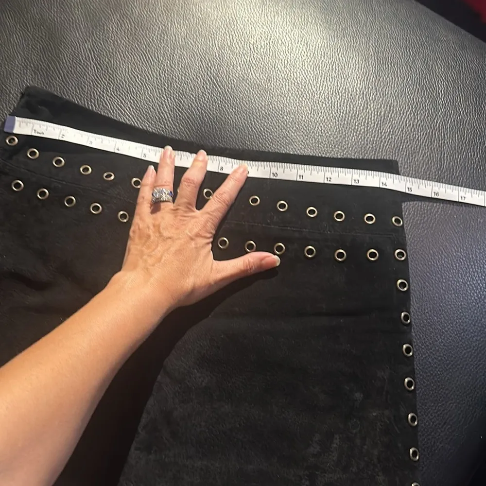 Forever 21 Black Suede Skirt - Image 4