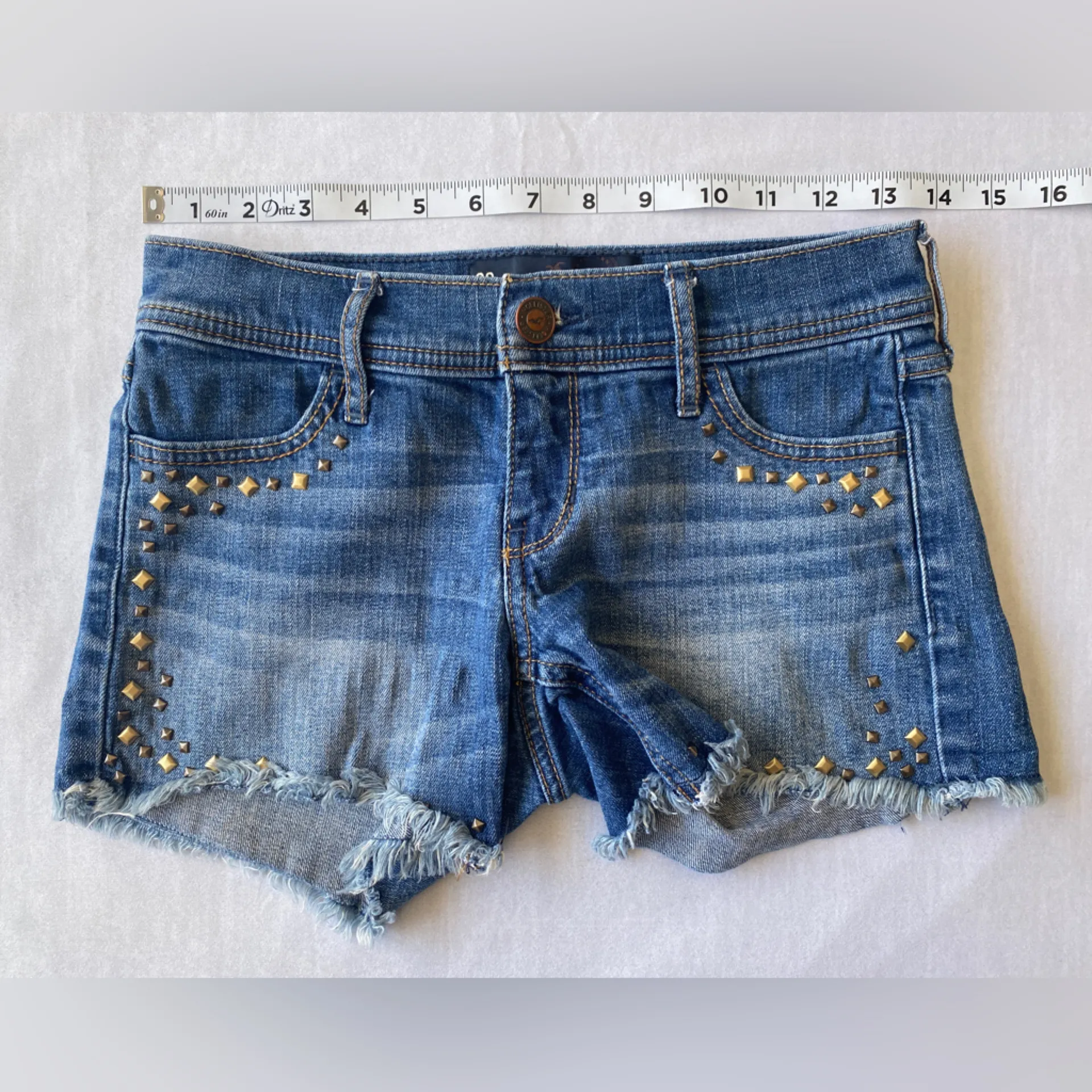 Hollister Longest Length 4” Inseam Denim Midi Short
Size 00‎ w23 - Image 7