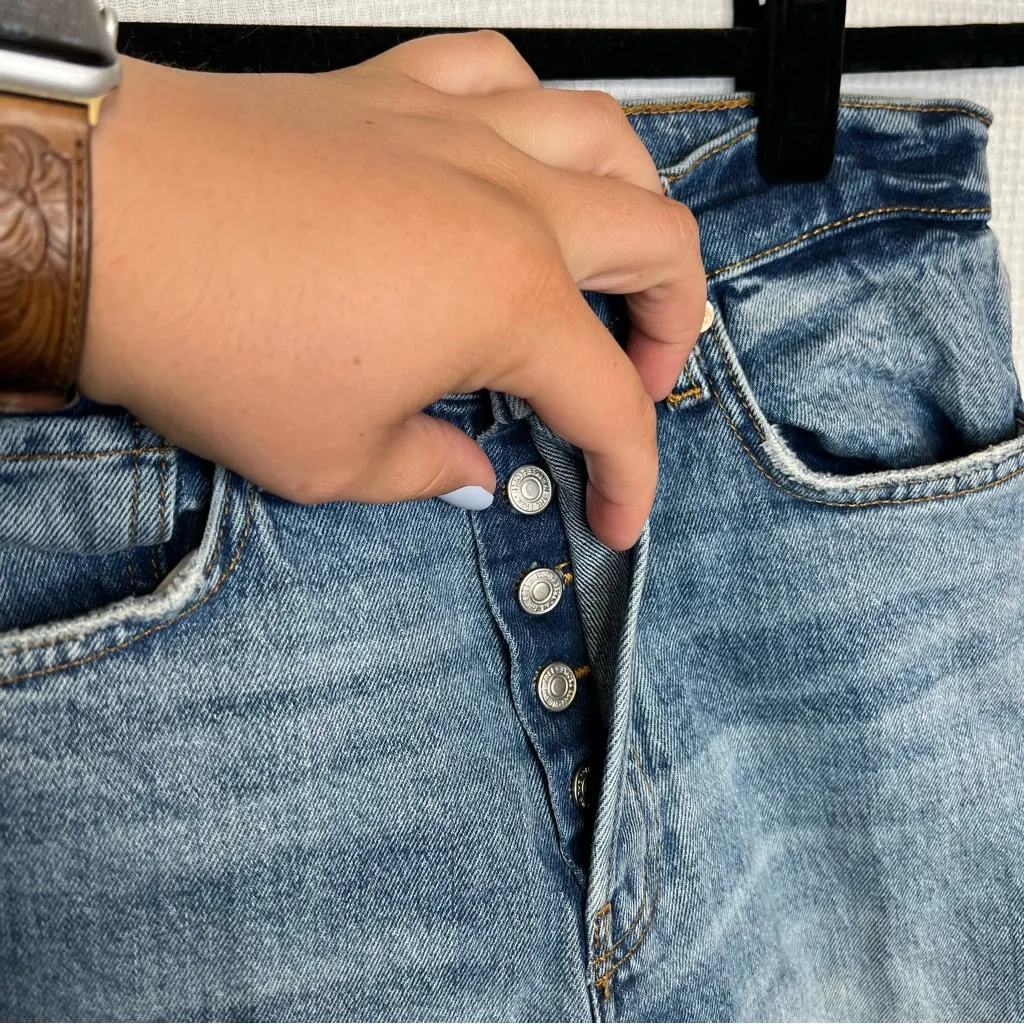 We The Free | Blue Acid Wash Size 26‎ Ankle Cropped Jeans with Raw Hem - Image 4